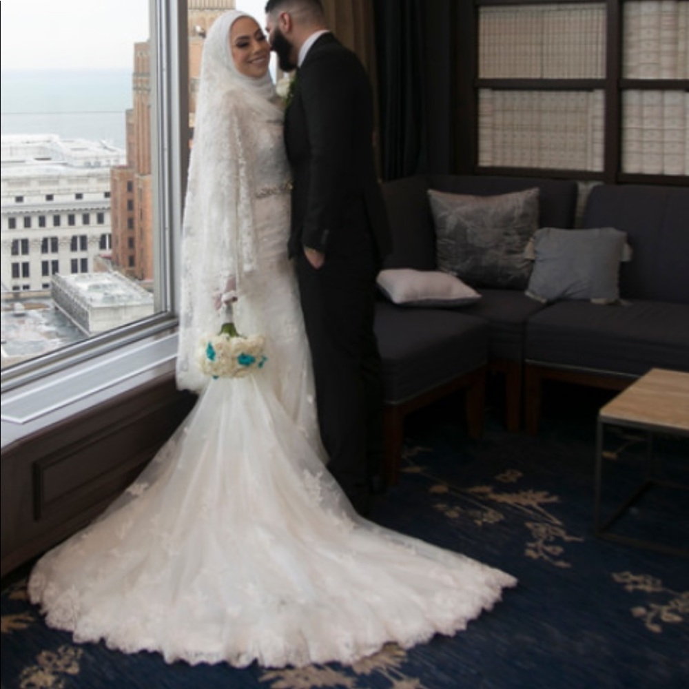 Wedding dress for sale! - Picture 6 of 7
